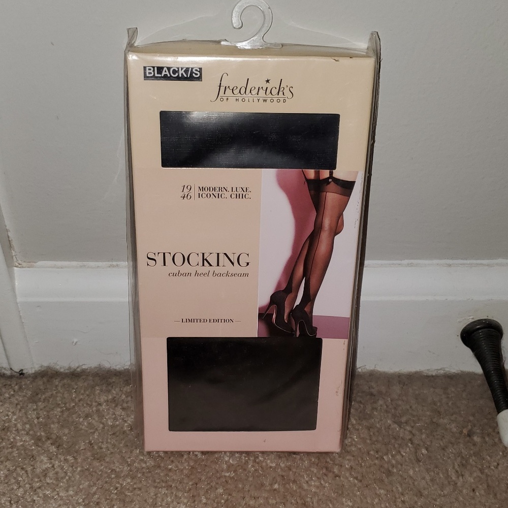 NWT Stockings Size Small Cuban Heel w/Back Seam